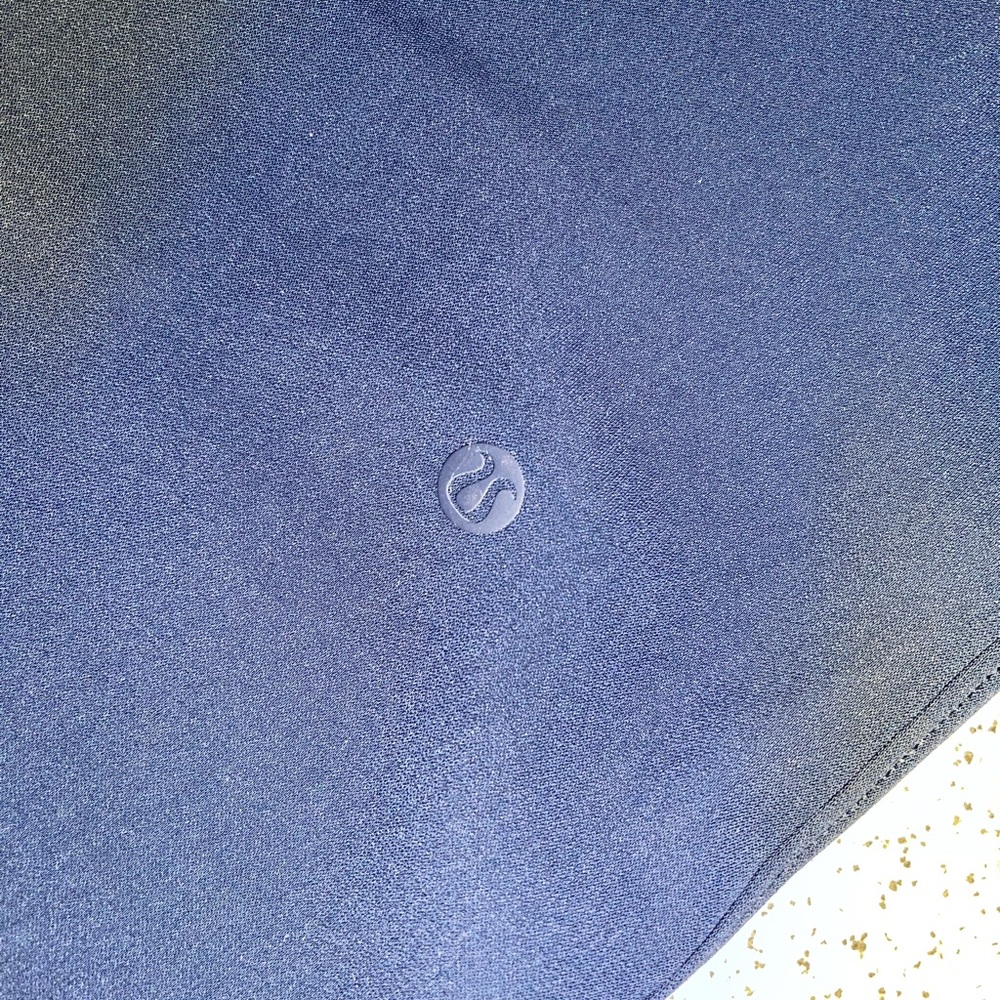 Lululemon pant crop size 8 - Picture 3 of 3